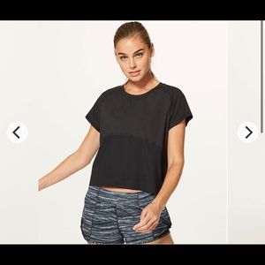 Lululemon Final Lap SS Top. Navy Blue